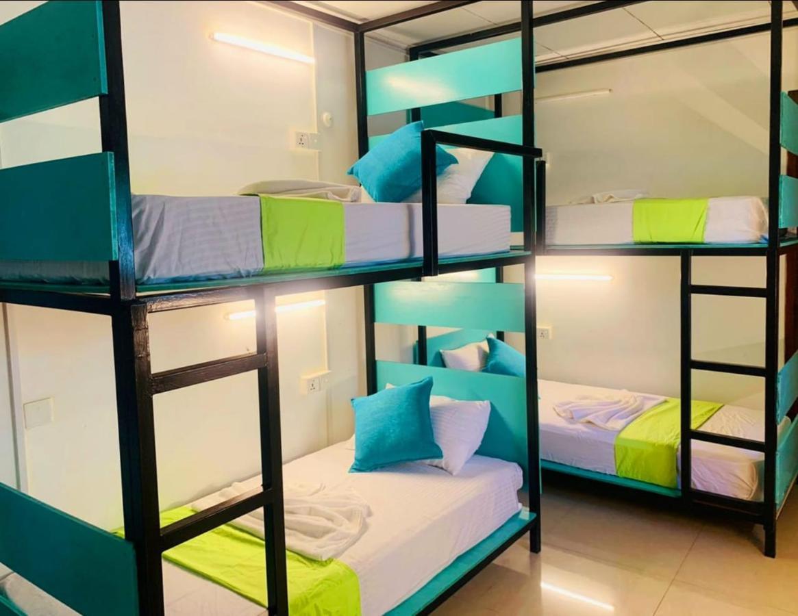 דיקוולה Vitamin Sea Hostel Inn מראה חיצוני תמונה