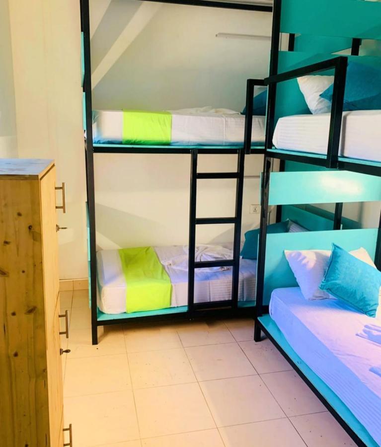 דיקוולה Vitamin Sea Hostel Inn מראה חיצוני תמונה
