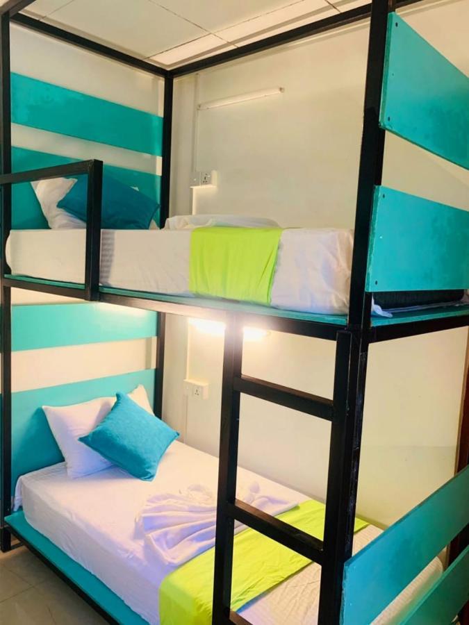 דיקוולה Vitamin Sea Hostel Inn מראה חיצוני תמונה